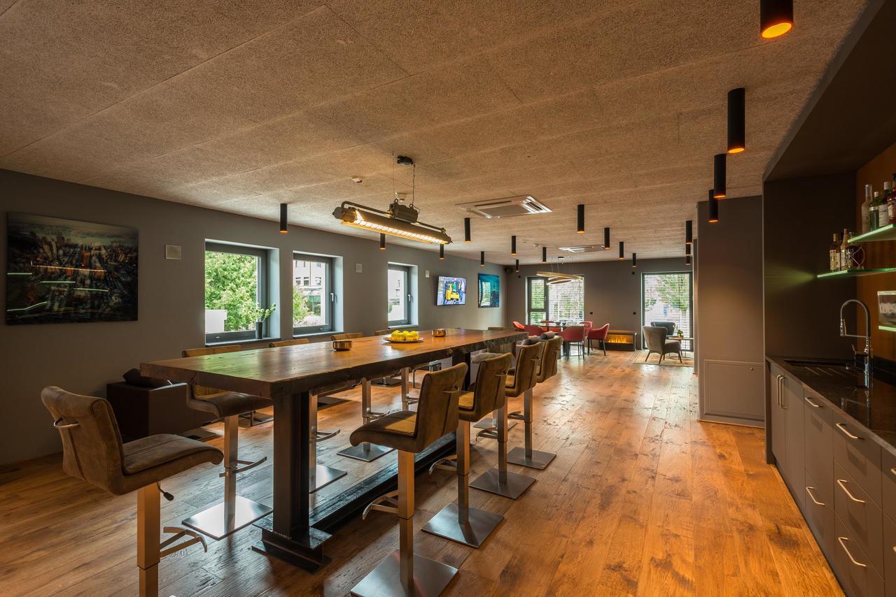 Golden Ball, Exclusive Serviced Apartments Munich Ашхайм Экстерьер фото